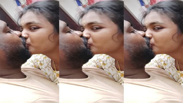 Horny Tamil Wife Fucking Mms